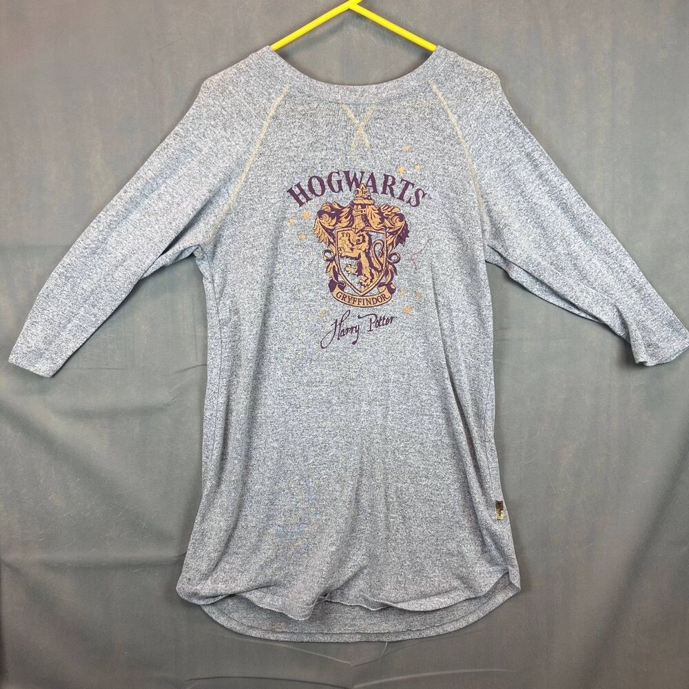 Harry Potter Hogwarts Gryffindor T-Shirt Women's Size S-M Gray Pullover